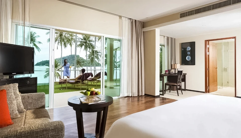 هتل پوکت پانوا بیچ فرانت ریزورت